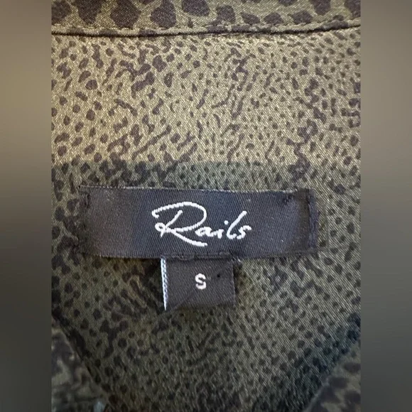 RAILS SILK KATE GREEN PYTHON BLOUSE - Picture 8 of 9